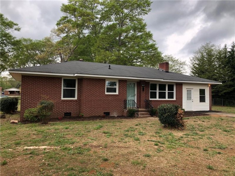 Property image 2 at 712 Academy Street, Williamston, SC 29697