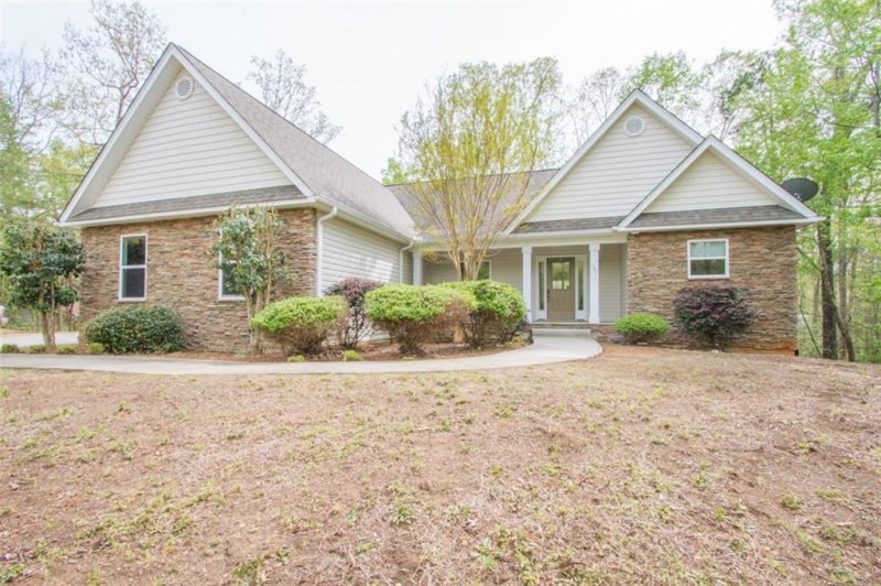 Property image 2 at 183 Bay Drive, Fair Play, SC 29643