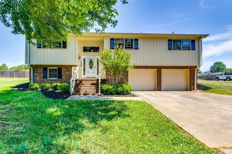 1229 Green Fern Drive