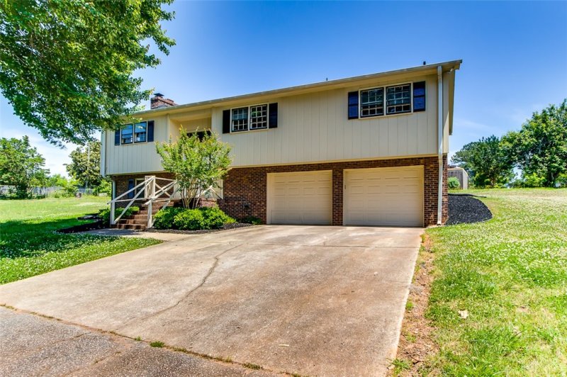 Property image 3 at 1229 Green Fern Drive, Greenville, SC 29611