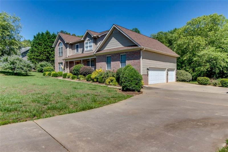 Property image 4 at 110 Saddlebrook Avenue, Pickens, SC 29671