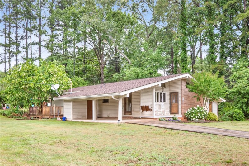 Property image 2 at 146 Bruce Boulevard, Seneca, SC 29672