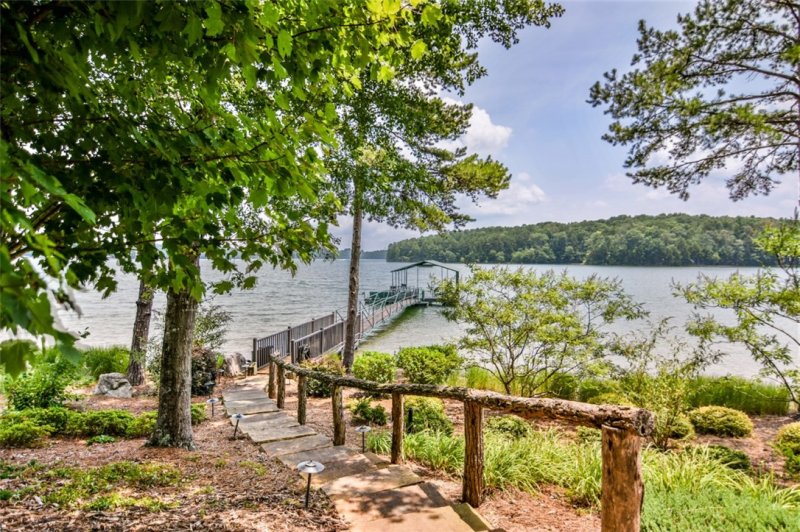 Property image 5 at 203 Pinecroft Court, Seneca, SC 29672