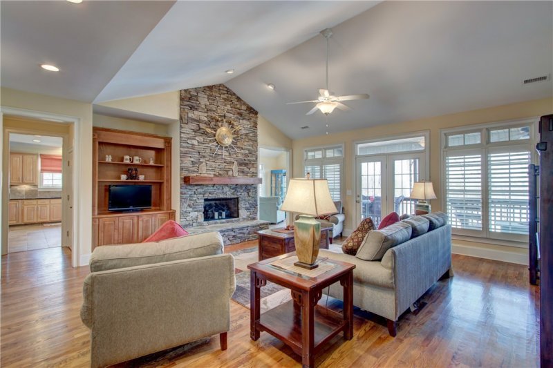 Property image 4 at 627 Seminole Point Road, Fair Play, SC 29643