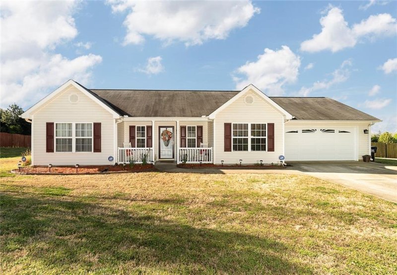 Property image 2 at 105 Kensett Drive, Williamston, SC 29697