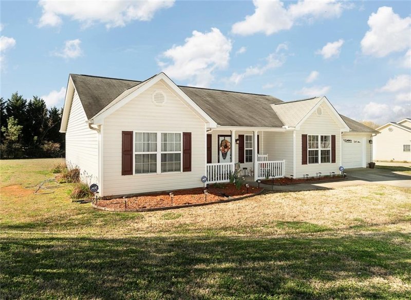 Property image 3 at 105 Kensett Drive, Williamston, SC 29697