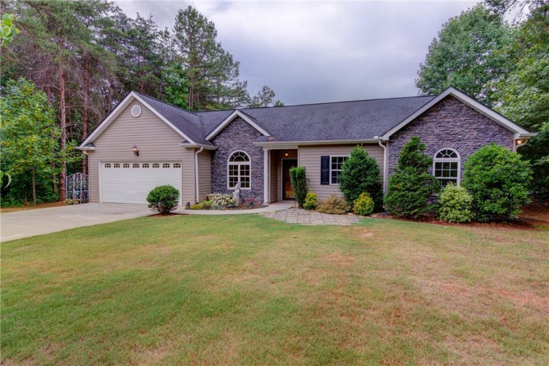 Property image 3 at 85 Lake Club Drive, Lavonia, GA 30553