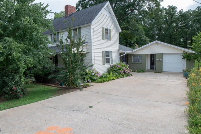 Property image 2 at 27 Goodrich Street, Pelzer, SC 29669