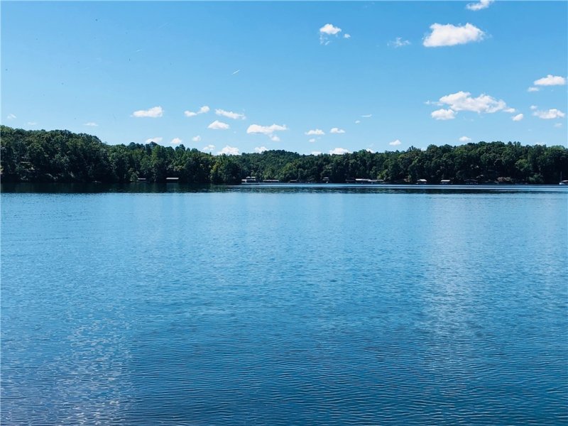 Property image 3 at 36 Sequoyah Road, Fair Play, SC 29643