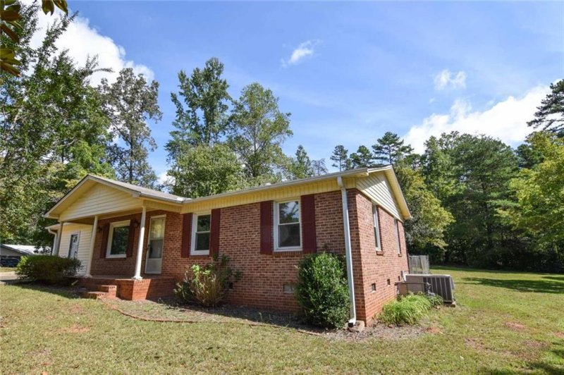 705 LongForest Drive