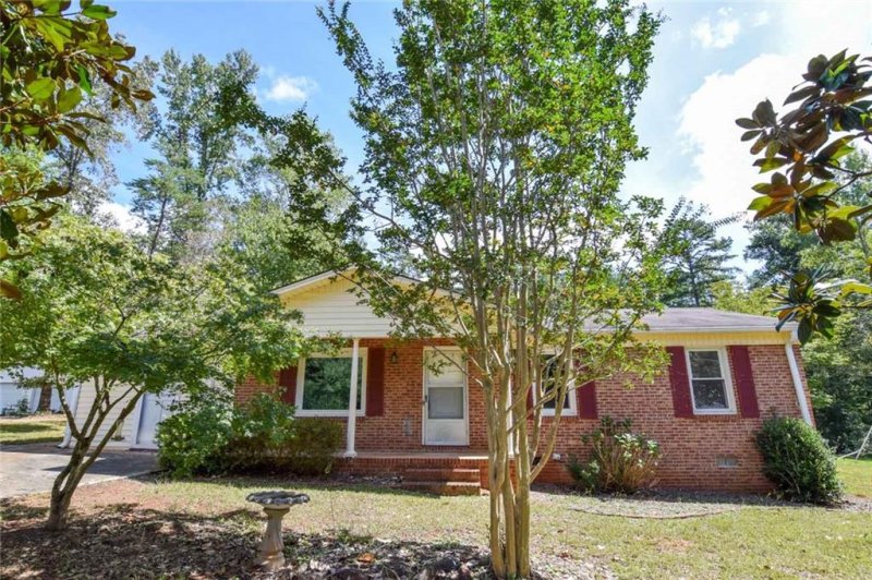 Property image 3 at 705 LongForest Drive, Seneca, SC 29672