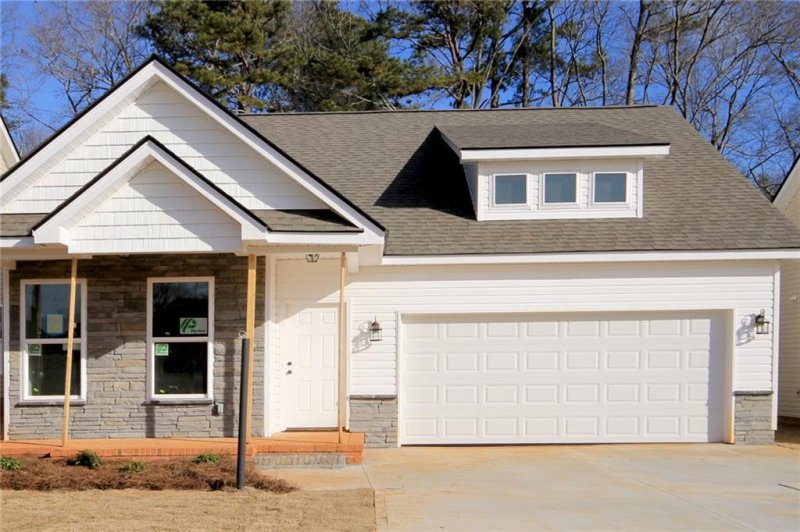 Property image 2 at 211 Magnolia Lane, Pendleton, SC 29670