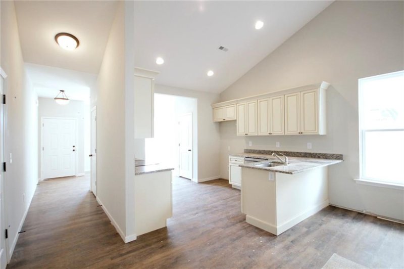 Property image 4 at 211 Magnolia Lane, Pendleton, SC 29670