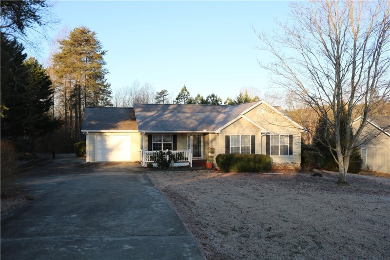 Property image 2 at 716 Crestview Drive, Seneca, SC 29678