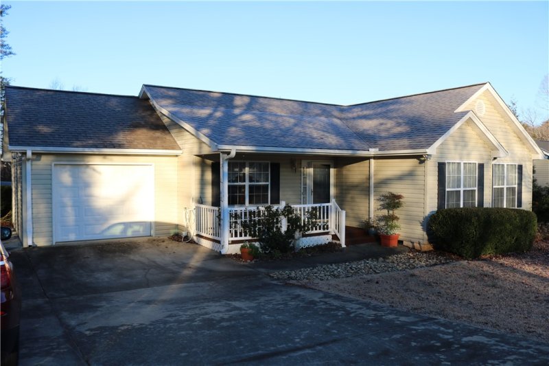 Property image 3 at 716 Crestview Drive, Seneca, SC 29678