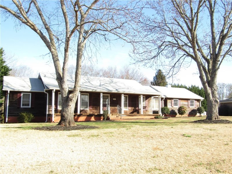 Property image 3 at 336 Pioneer Lane, Anderson, SC 29625