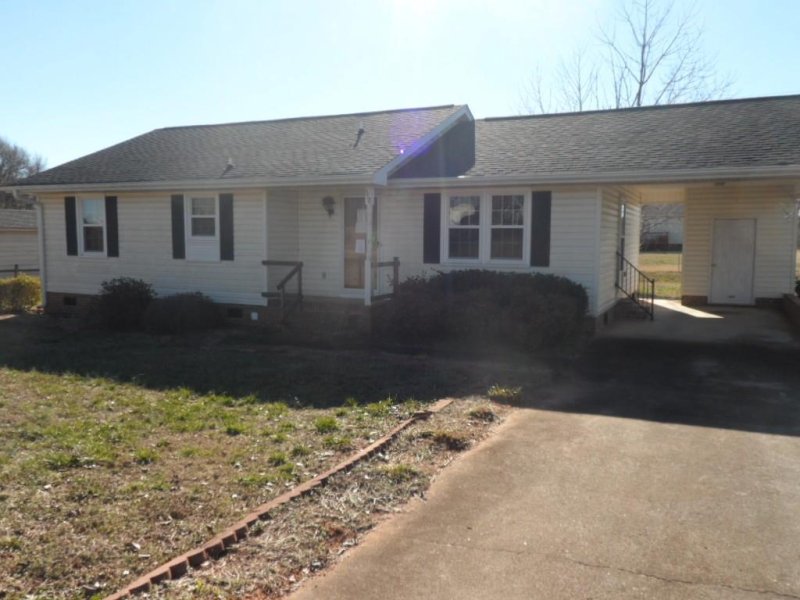 Property image 3 at 518 Chauga Drive, Anderson, SC 29626