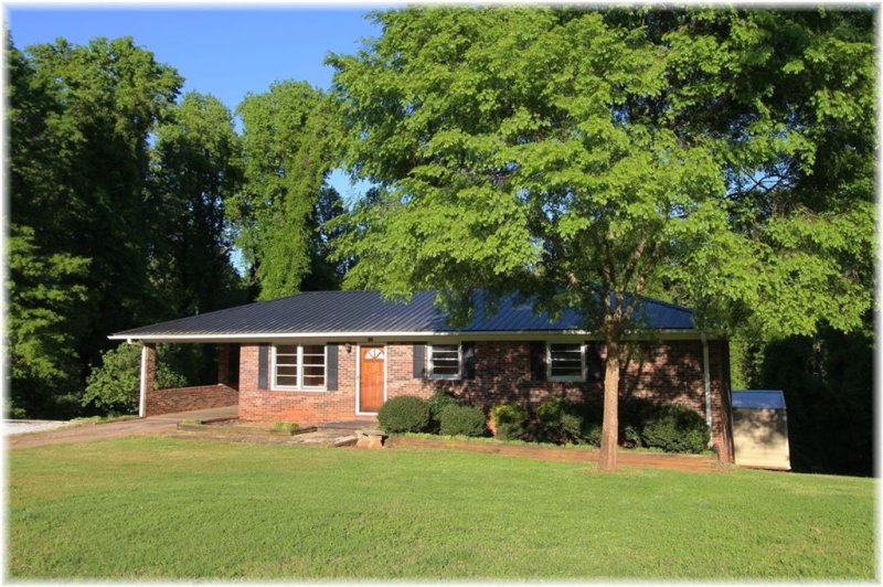 309 Forest Acres Circle