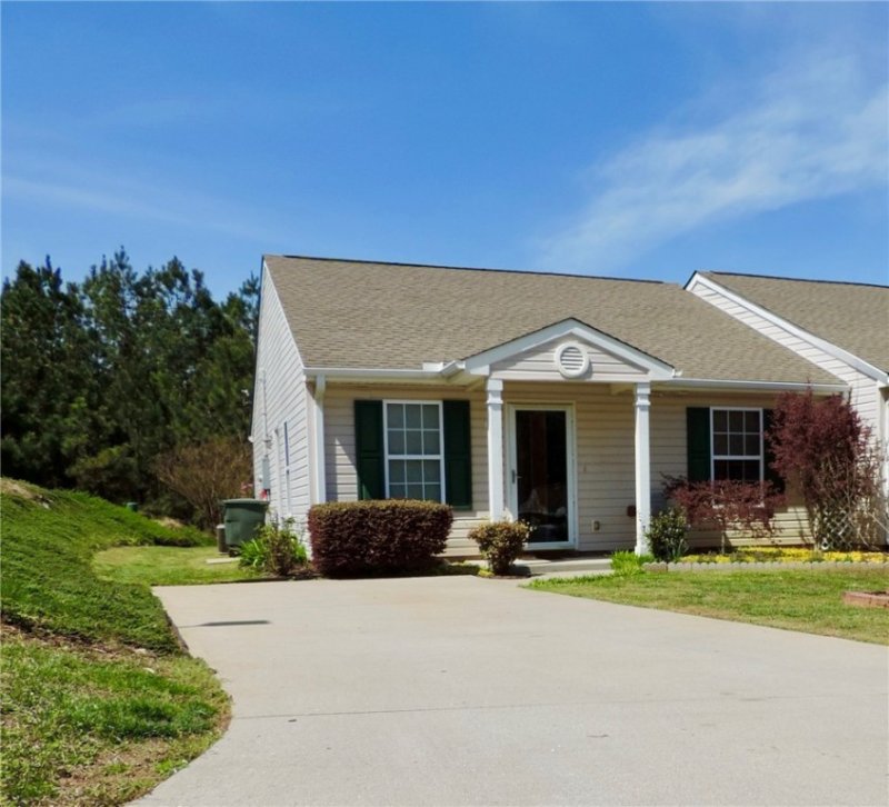 Property image 2 at 235 Tamarack Drive, Seneca, SC 29678