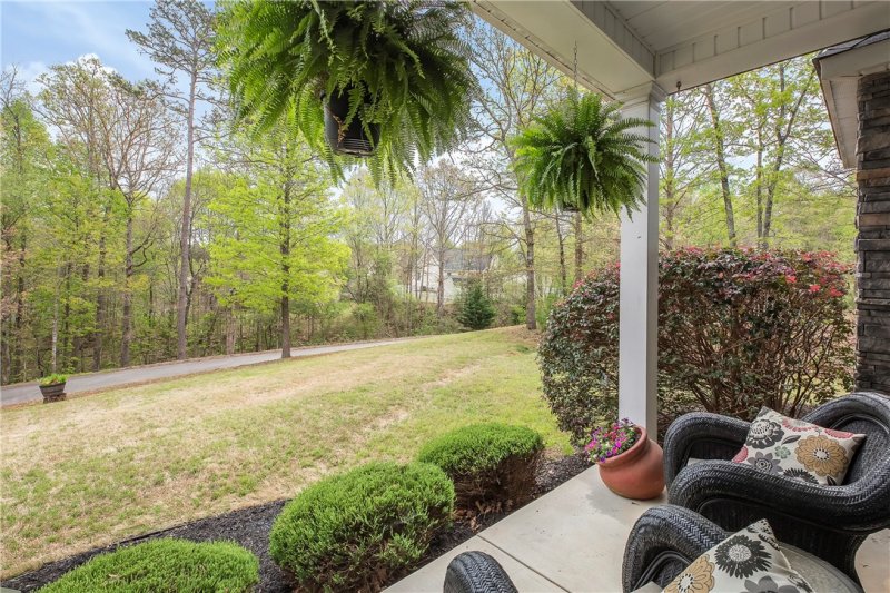 Property image 2 at 212 Devonhurst Drive, Seneca, SC 29678