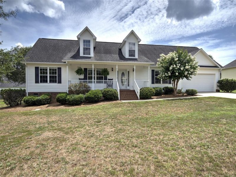 Property image 2 at 106 Amberwood Drive, Anderson, SC 29621