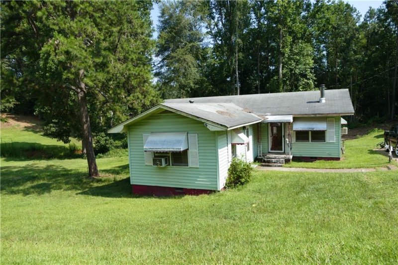 Property image 2 at 209 Thomas Heights Circle, Seneca, SC 29678