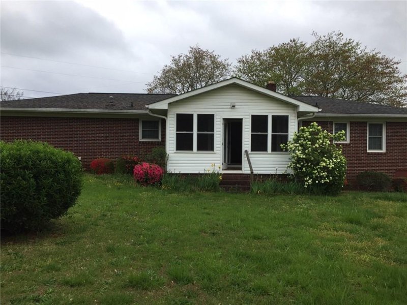 Property image 4 at 1103 Briarwood Drive, Seneca, SC 29672