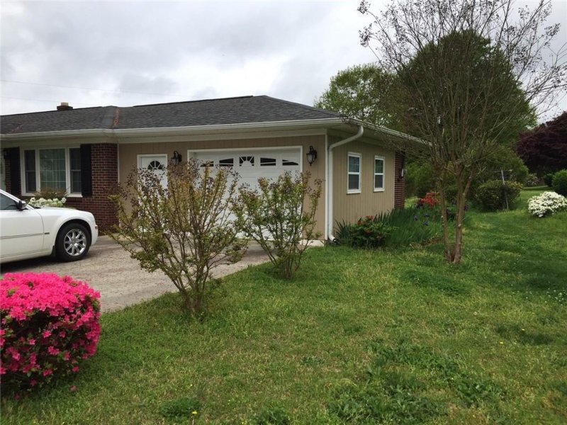 Property image 5 at 1103 Briarwood Drive, Seneca, SC 29672