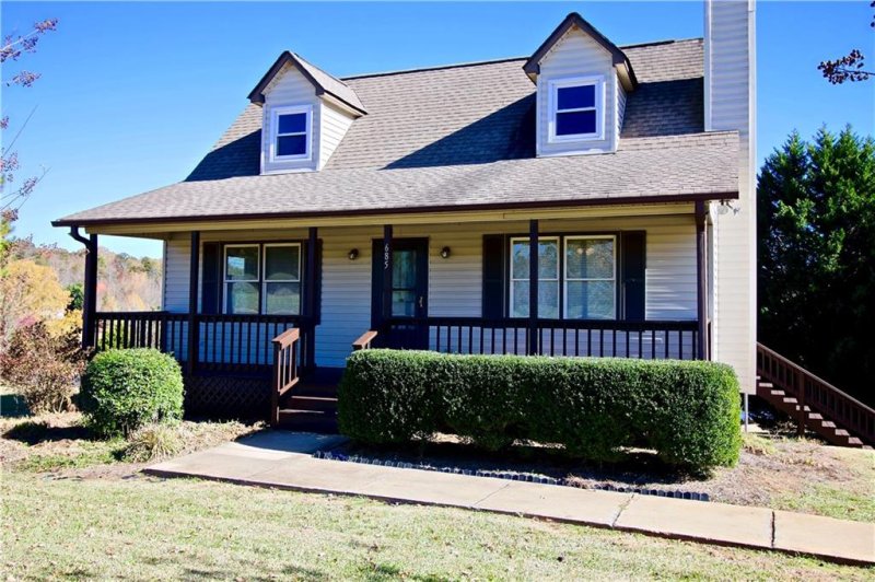 Property image 4 at 685 The Bear Boulevard, Tamassee, SC 29686