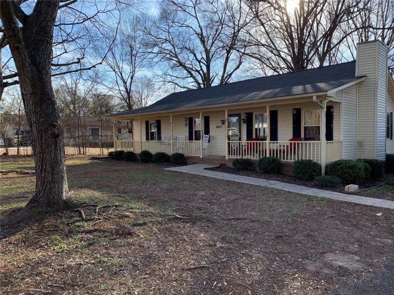 Property image 2 at 1815 Marchbanks Avenue, Anderson, SC 29621