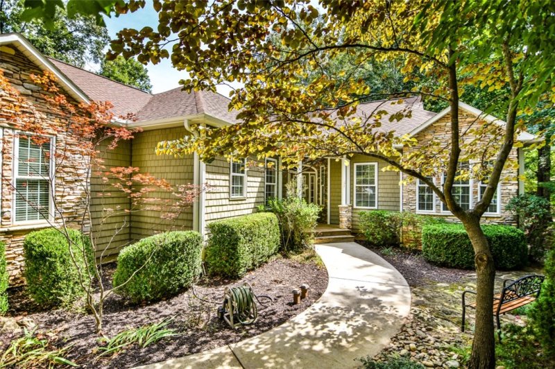 Property image 3 at 212 Wynmere Way, Seneca, SC 29672