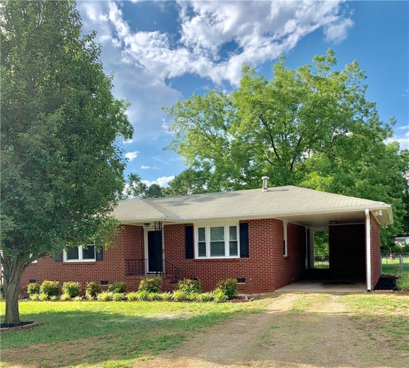 Property image 3 at 604 Cheyenne Street, Anderson, SC 29626