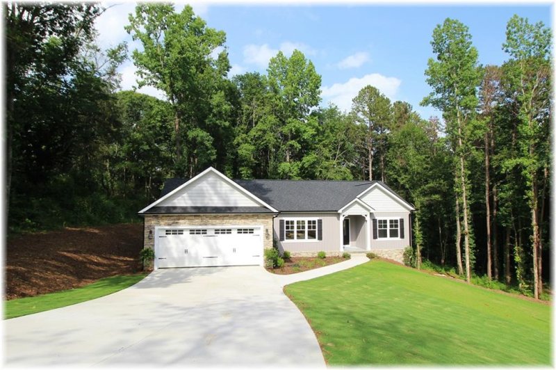 Property image 2 at 102 Central Drive, Seneca, SC 29672