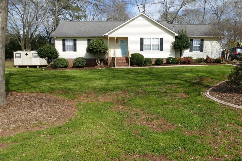 Property image 2 at 107 Shoalview Drive, Anderson, SC 29625