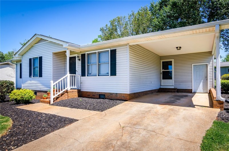 Property image 3 at 519 Chauga Drive, Anderson, SC 29626