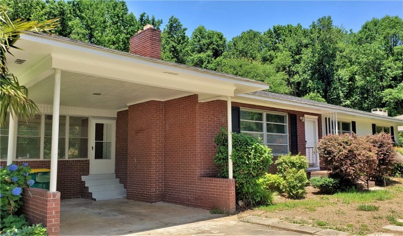 Property image 3 at 512 Forest Lane, Belton, SC 29627