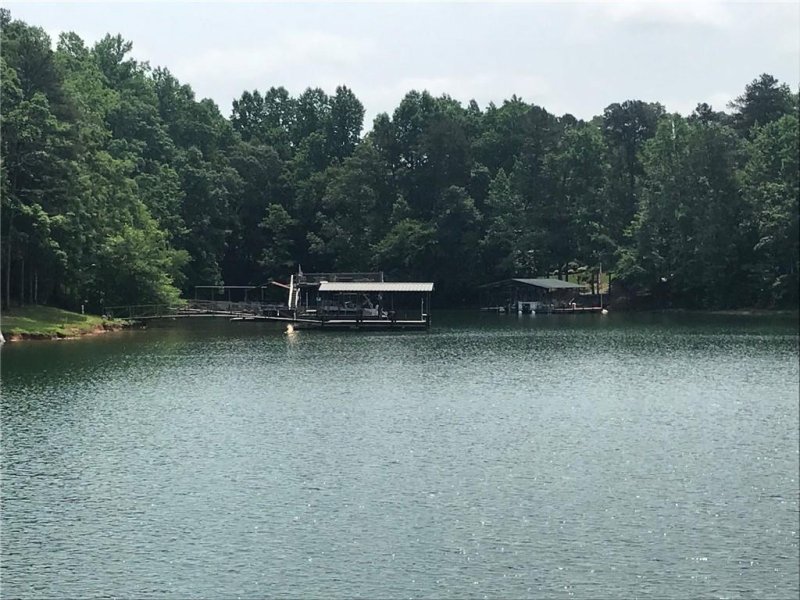 Property image 4 at 140 Lakehill Drive, Fair Play, SC 29643