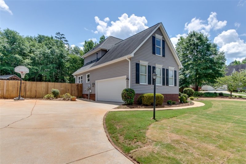 Property image 3 at 106 Clearstone Court, Easley, SC 29642