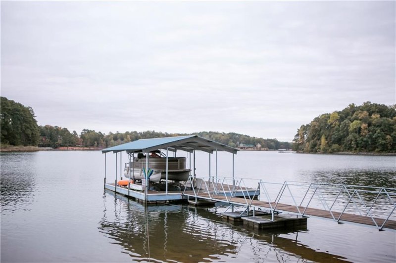 Property image 3 at 217 Apollo Drive, Seneca, SC 29672