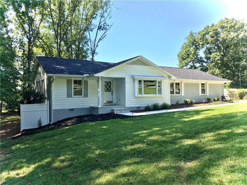 404 Little John Trail