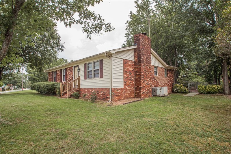 Property image 3 at 315 Sunset Drive, Easley, SC 29640