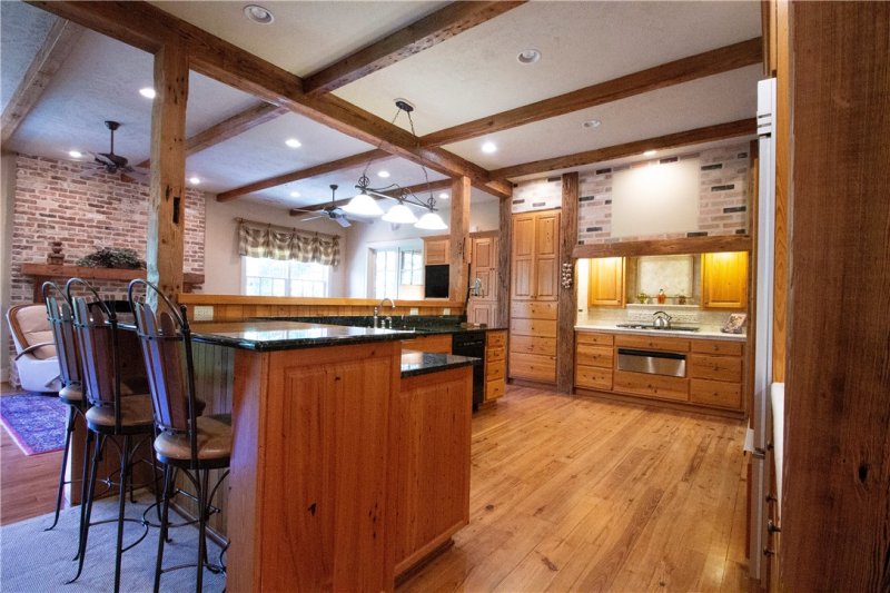 Property image 3 at 410 Woodridge Drive, Seneca, SC 29672