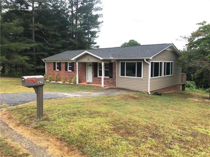 Property image 3 at 109 Venture Drive, Liberty, SC 29657