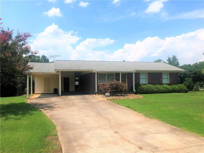 Property image 2 at 1127 Briarwood Drive, Seneca, SC 29672