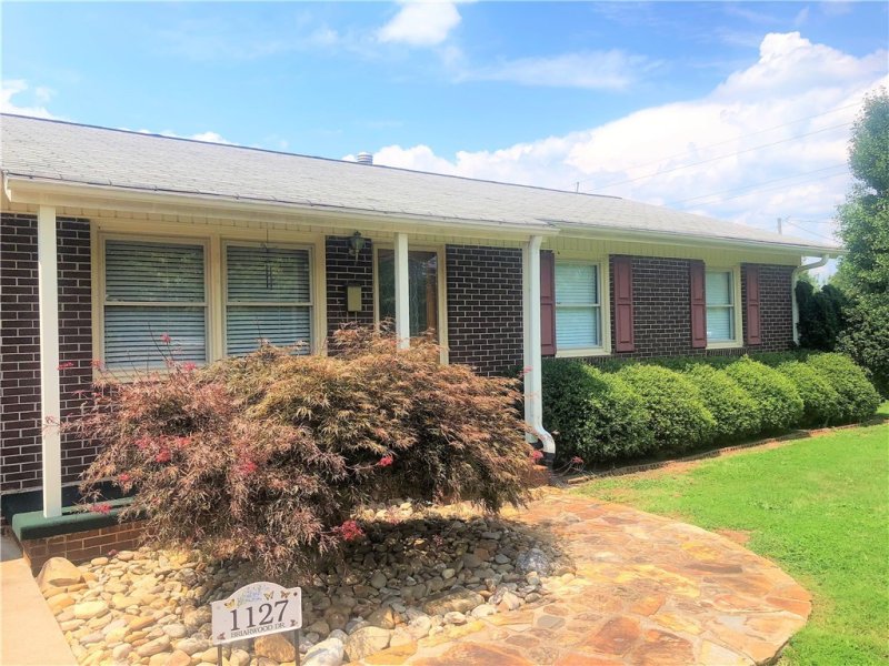 Property image 4 at 1127 Briarwood Drive, Seneca, SC 29672