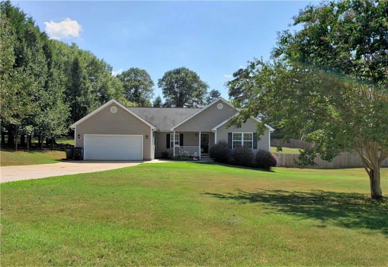 Property image 2 at 100 Carriage Lane, Pendleton, SC 29670