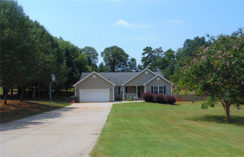 Property image 3 at 100 Carriage Lane, Pendleton, SC 29670