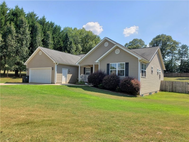 Property image 4 at 100 Carriage Lane, Pendleton, SC 29670