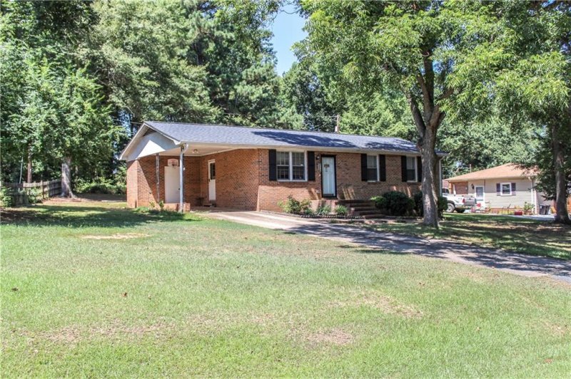 Property image 4 at 210 Mulberry Avenue, Anderson, SC 29625