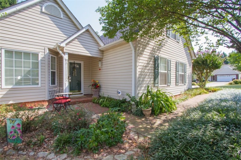 Property image 2 at 109 Kingsgate Way, Anderson, SC 29621